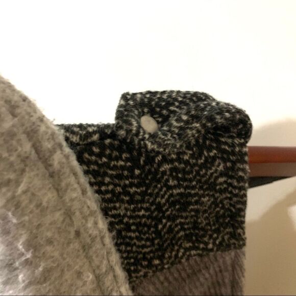 Hem & Thread asymmetrical design zip up vest Size women’s Small / Black & Grey - Picture 9 of 9